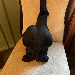 Elegant Black Cat Decor